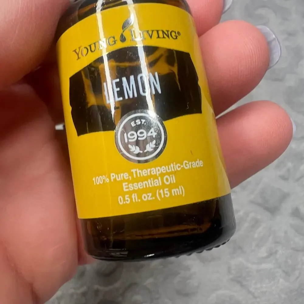 Young Living Essential Oils Lemon 15ml New